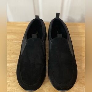 Womens Easy Spirit size 6 1/2 black loafer in great shape
